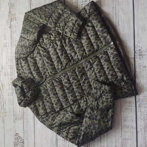 OLD NAVY ACTIVE ANIMAL PRINT PUFFER JACKET - Picture 1 of 7